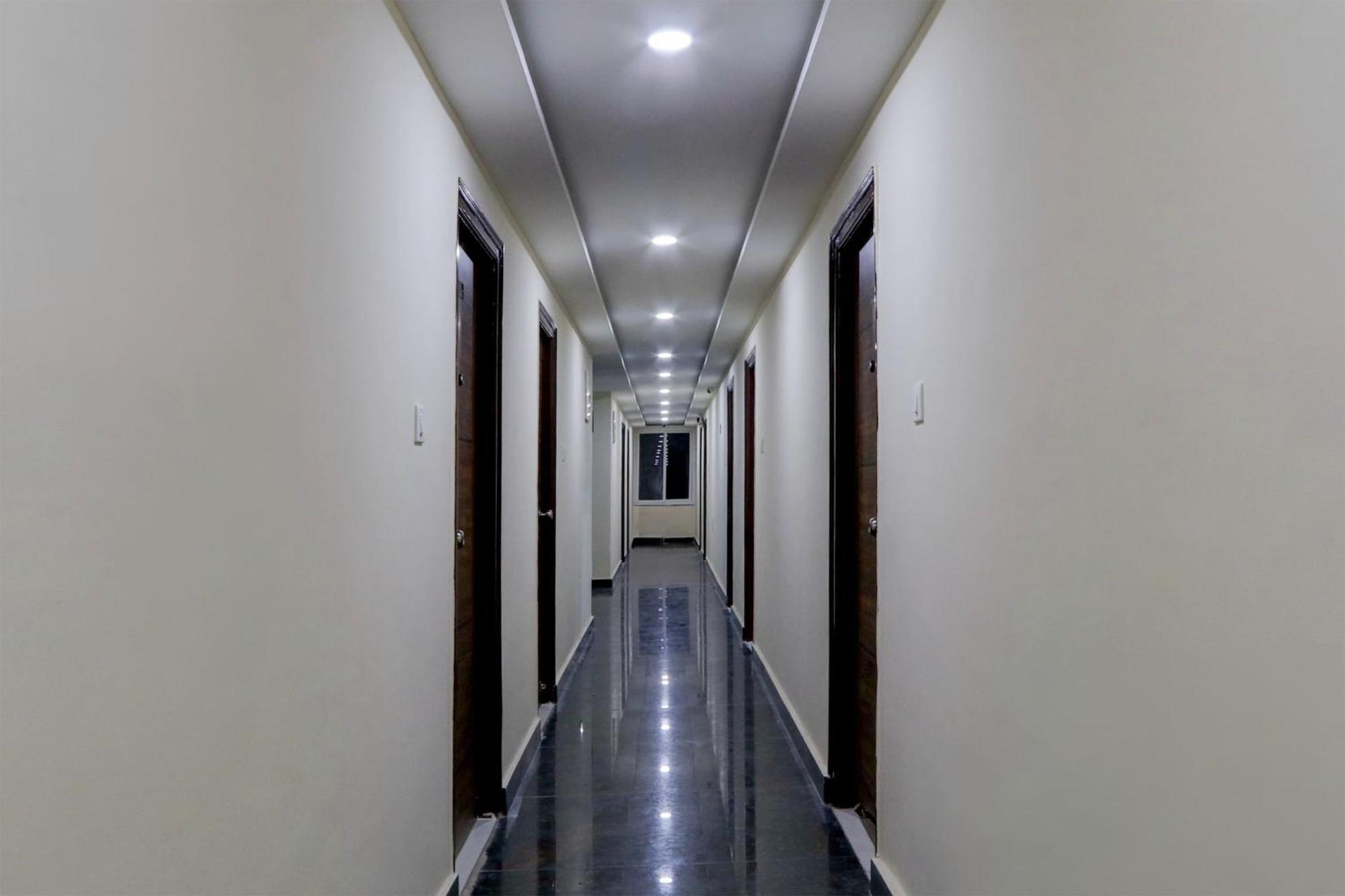 Super Townhouse The Cinco Bliss Near Ikea, Wells Forgo, Kims, Care Hospitals Hotel Hyderabad Ngoại thất bức ảnh